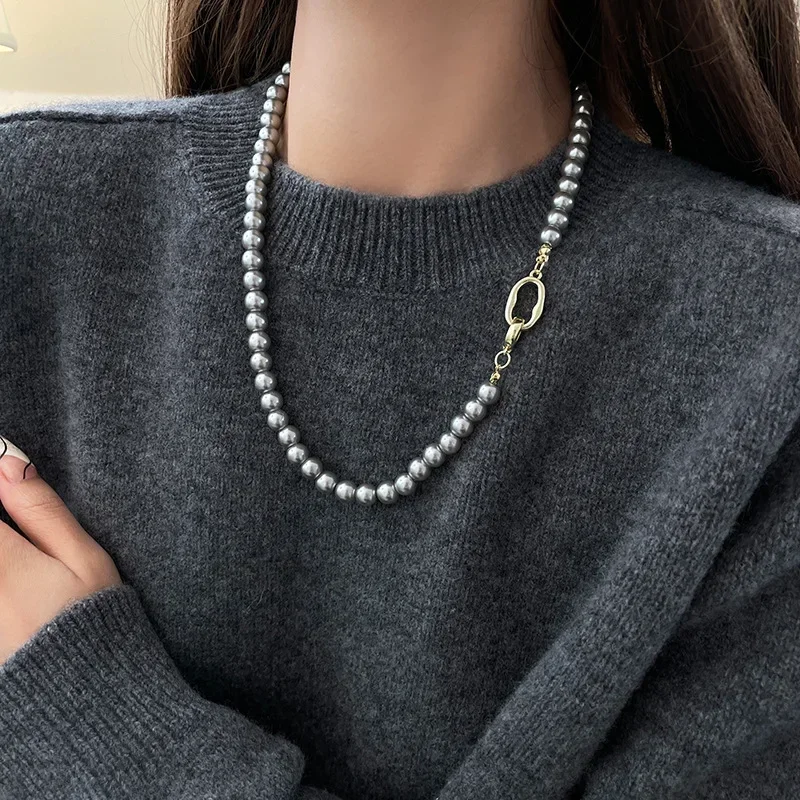 French Elegant and Retro New Grey Pearl Geometric Buckle Necklace Fashionable Accessories for Women