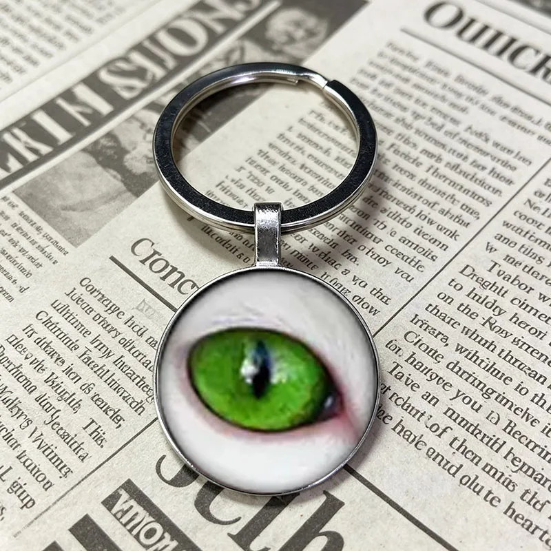 Sleek Vivid Detailed Real Human Cat Eye Art Keychain, Alternative Weird Fun Gift Keychain　Accessory