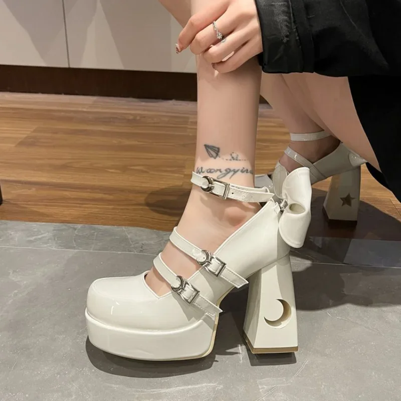 Nuova piattaforma décolleté da donna con zeppa alta Cool Street Girls' scarpe con suola spessa fibbia per cintura Design Sexy stile Punk Mary Jane Tacones