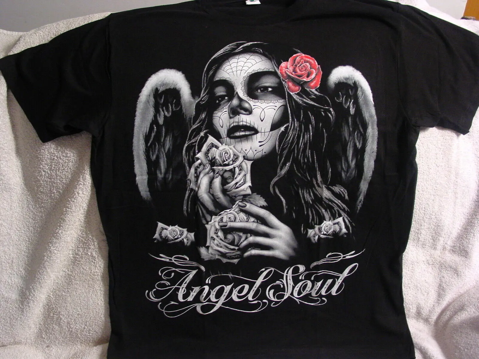 

ANGEL SOUL WOMAN WINGS ROSE FLOWER DAY OF THE DEAD T-SHIRT