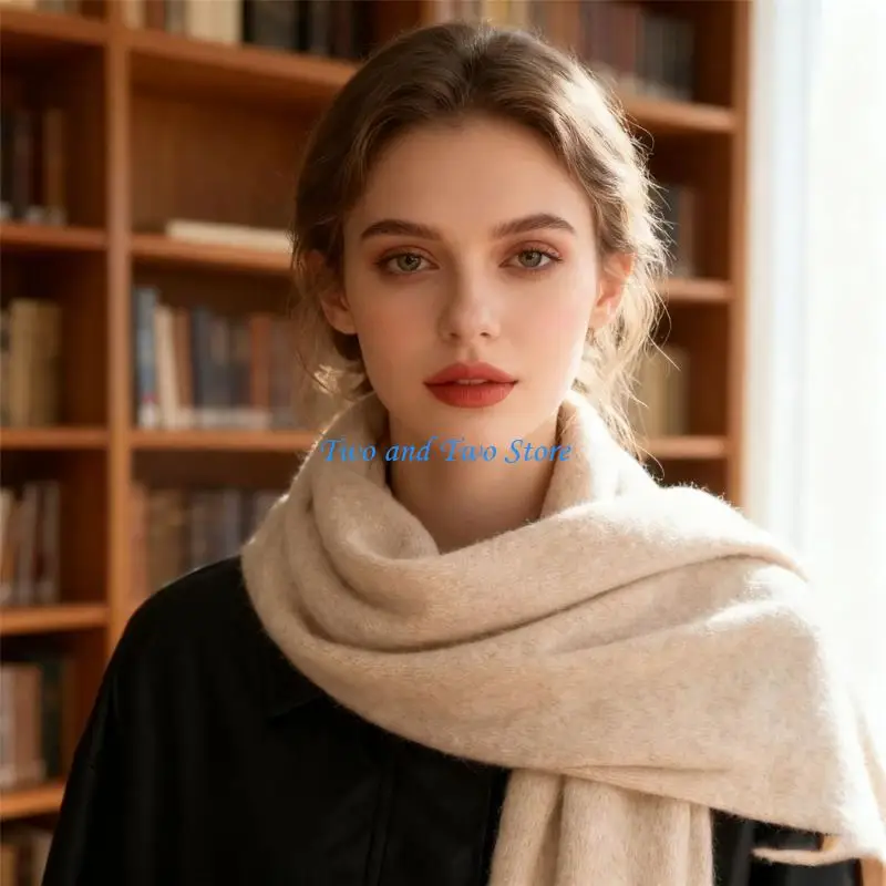 

HX6F Practical Soft Triangular Shawl Lightweight Moisture Resistant And Easy Care For Winter Season Versatility