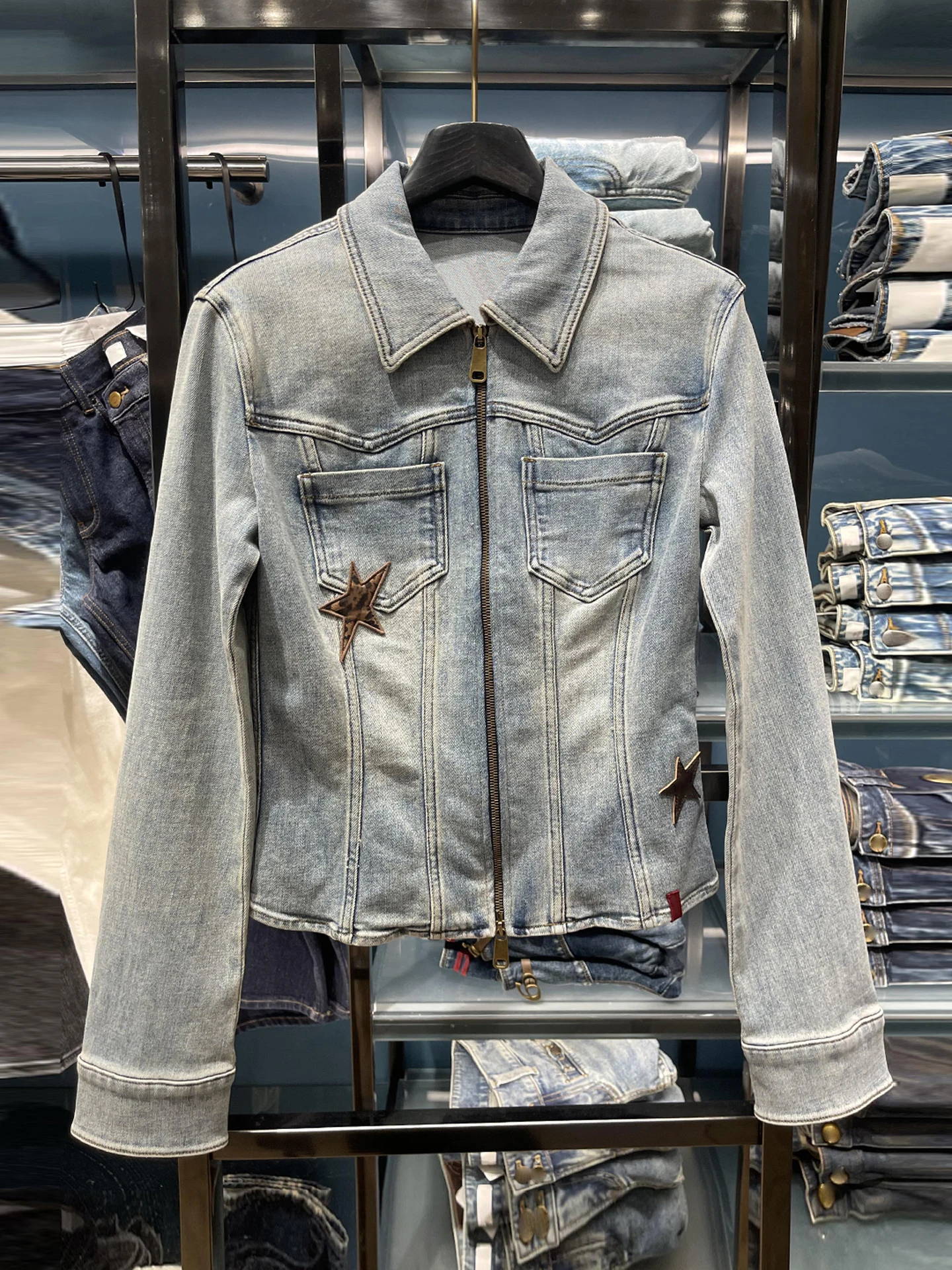 

Premium Spring Summer Women's Denim Shirt Star Washed Design Commute Style Slim Fit Long Sleeve Zipper Short Coat