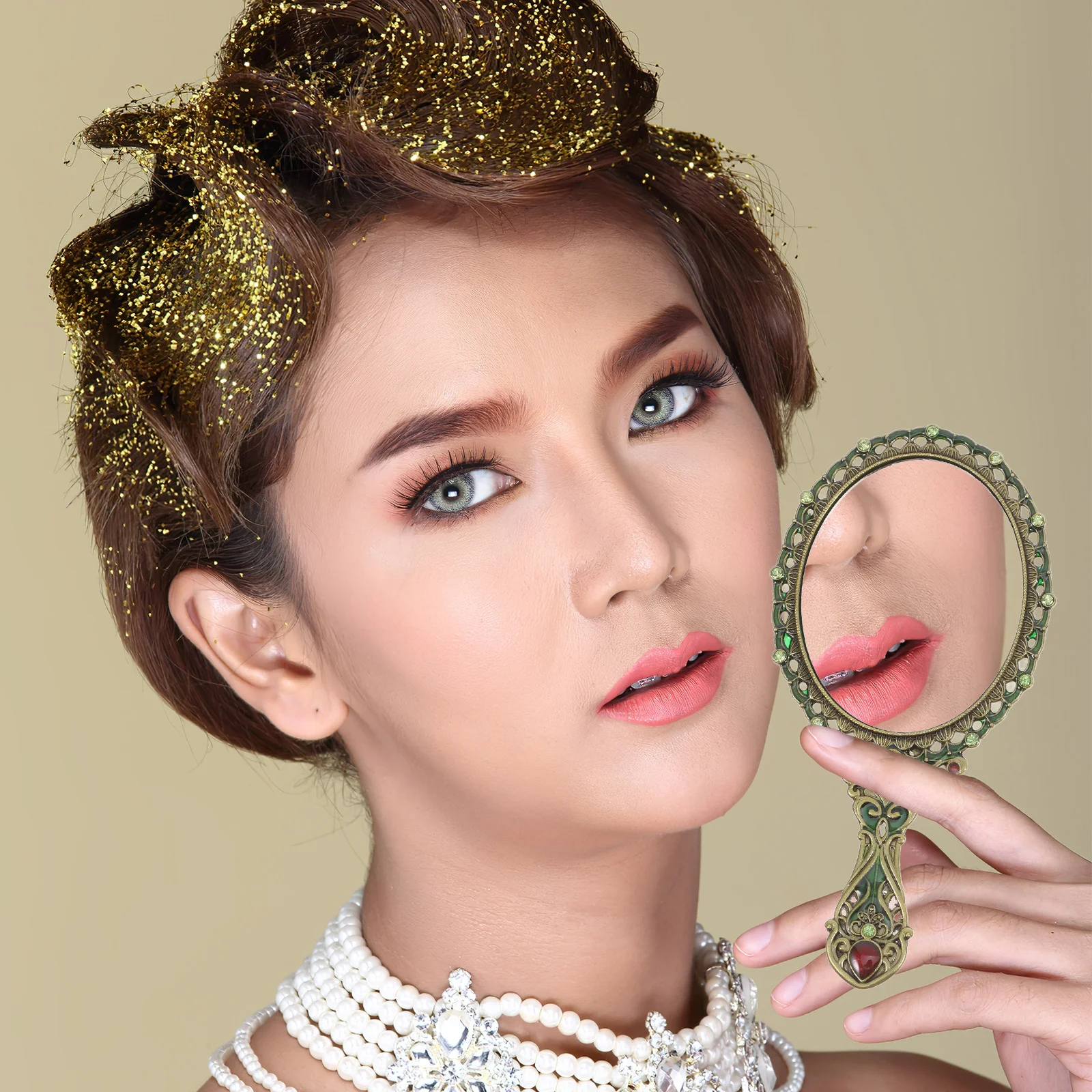 

1 set Mini Makeup Set Portable Hand For Travel Durable Mirror Small Vanity Mirror For Women Girl Decorative Bathroom