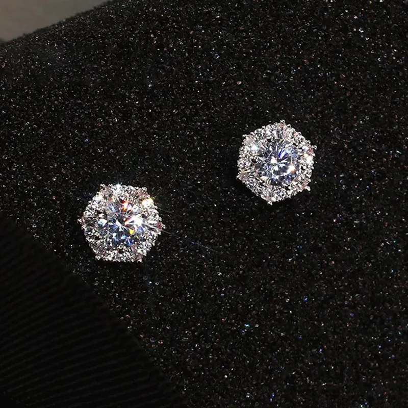 

Zircon micro inlaid earrings for women, personalized and fashionable, super sparkling silver needle earring, holiday accessories