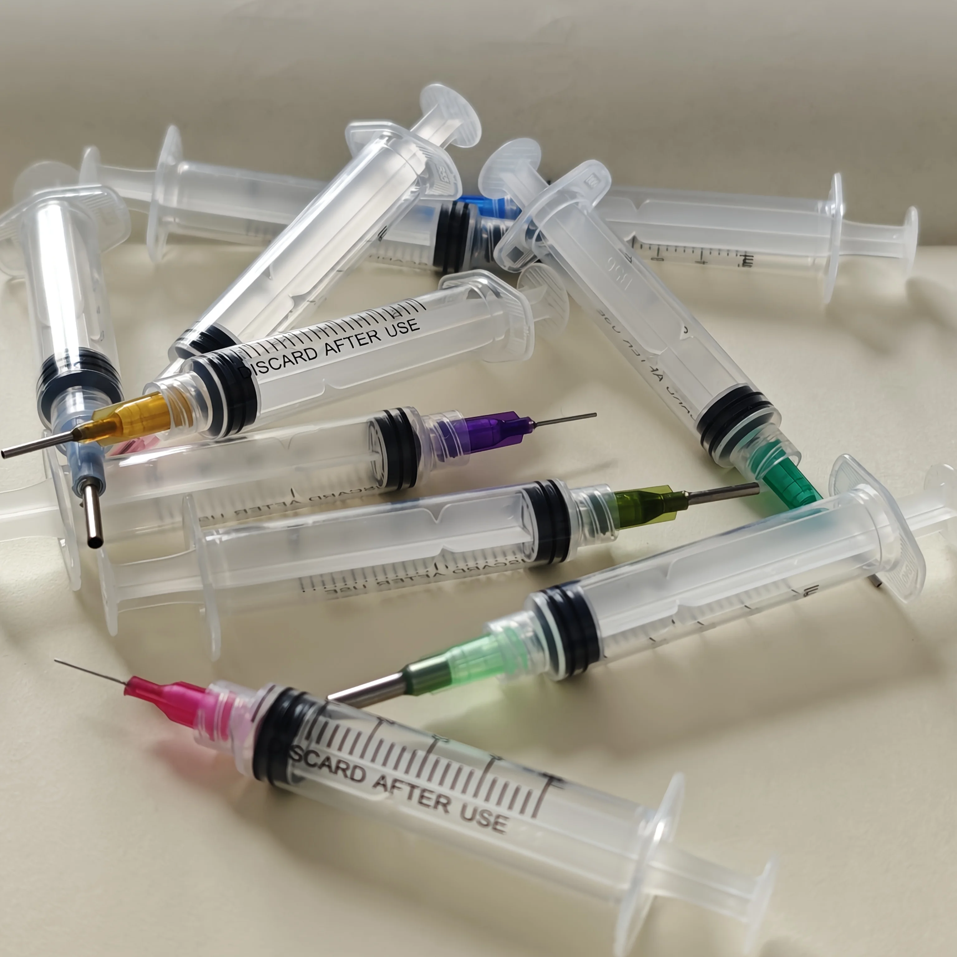 10 عبوات من حقنة صناعية لضبط الغراء من Creative Hobby مناسبة لأحجار الراين والحرف اليدوية ذات القاع المسطح - عبوة من 10 قطع