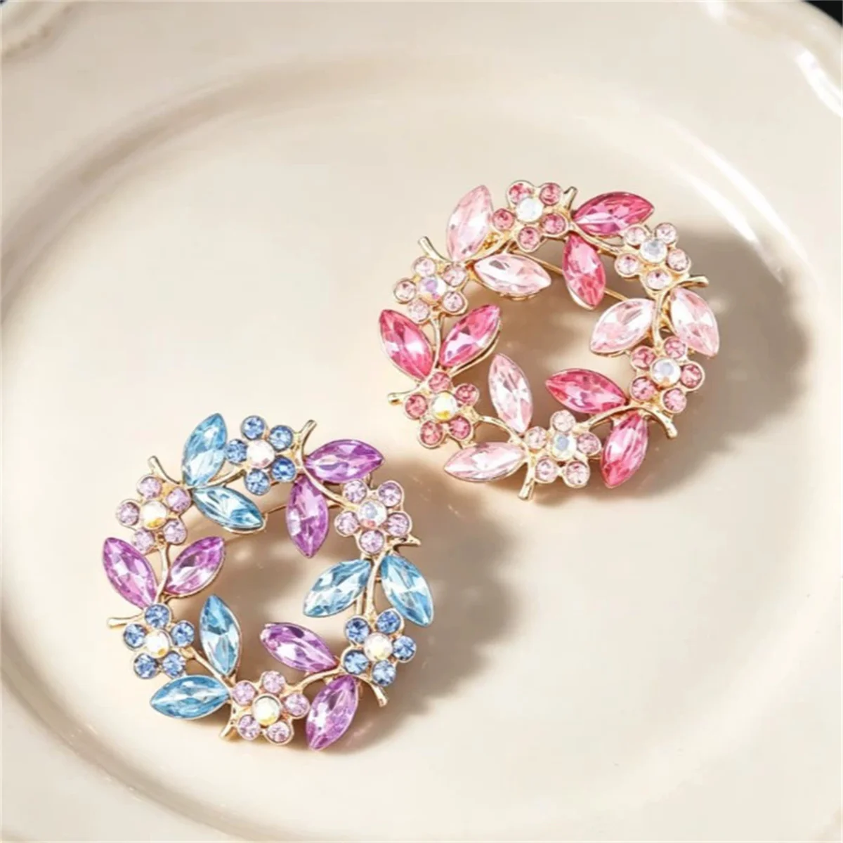 1Pc Retro Exquisite Flower Brooch Elegant Romantic Pin Creative Unique Jewelry Accessories Party Birthday Festival Trendy Gift