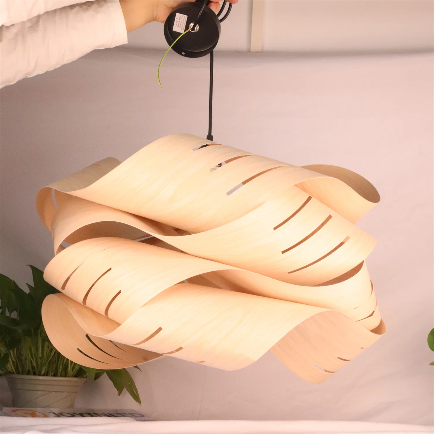 

JOYINLED Southeast Asian Creative Wooden Skin Pendant Lamp Bedroom Restaurant Chandelier Modern Simple Decor Lighting Fixtures