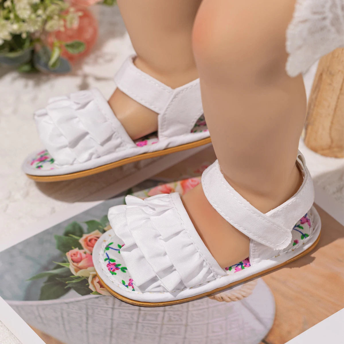 KIDSUN-Sandálias de praia de verão para bebês, sapatos recém-nascidos de flores planas, sola de borracha antiderrapante para meninos e meninas, primeira sandália caminhante