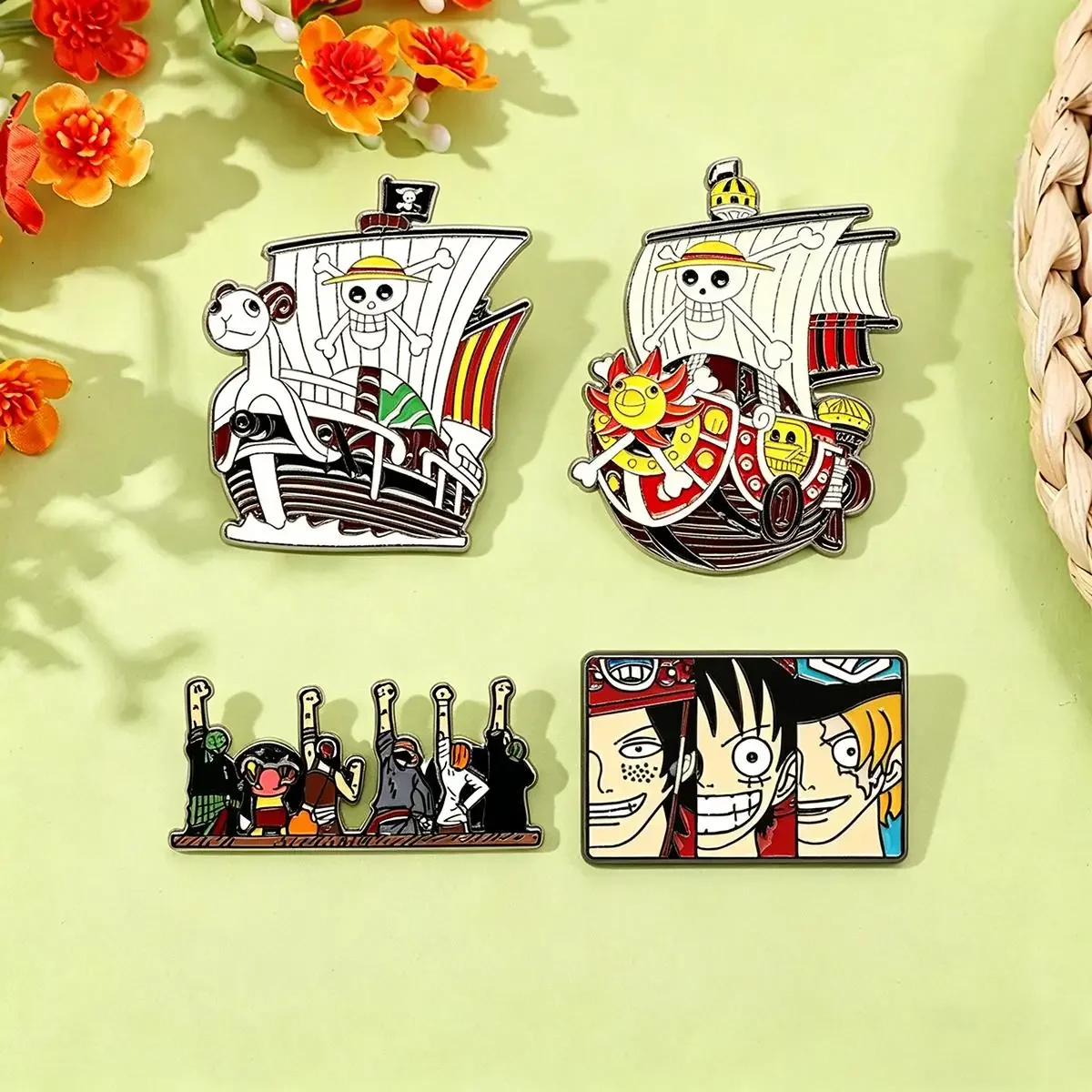4-teiliges One Piece Anime Emaille-Pin-Set, Going Merry Thousand Sunny Schiff Metall-Anstecknadel, Cosplay-Schmuck Deko-Geschenk – Detail 7