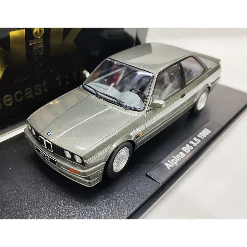 Kk 1/18 Scale B6 3.5 1988 Alloy Car Model Collection Ornaments