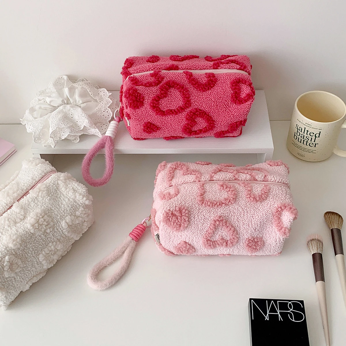 Plush Pencil Pouch Soft Fuzzy Heart Pattern Zipper Stationery Bag With Wrist Strap For Teens School Travel Makeup Organizer
