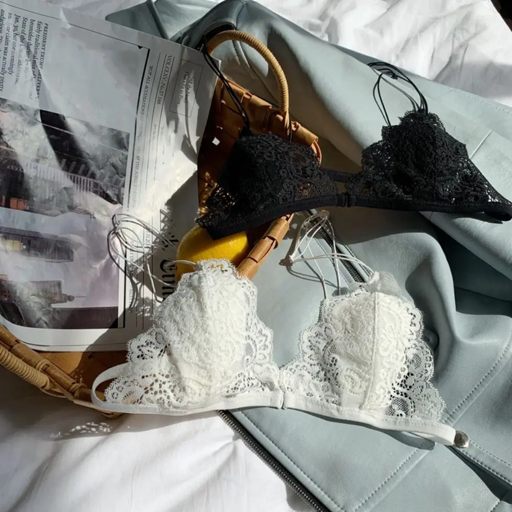 Reggiseni con coppa a triangolo con fibbia anteriore alla moda, bralette in rete di pizzo senza fili con scollo a V profondo, biancheria intima sottile trasparente senza cuciture da donna