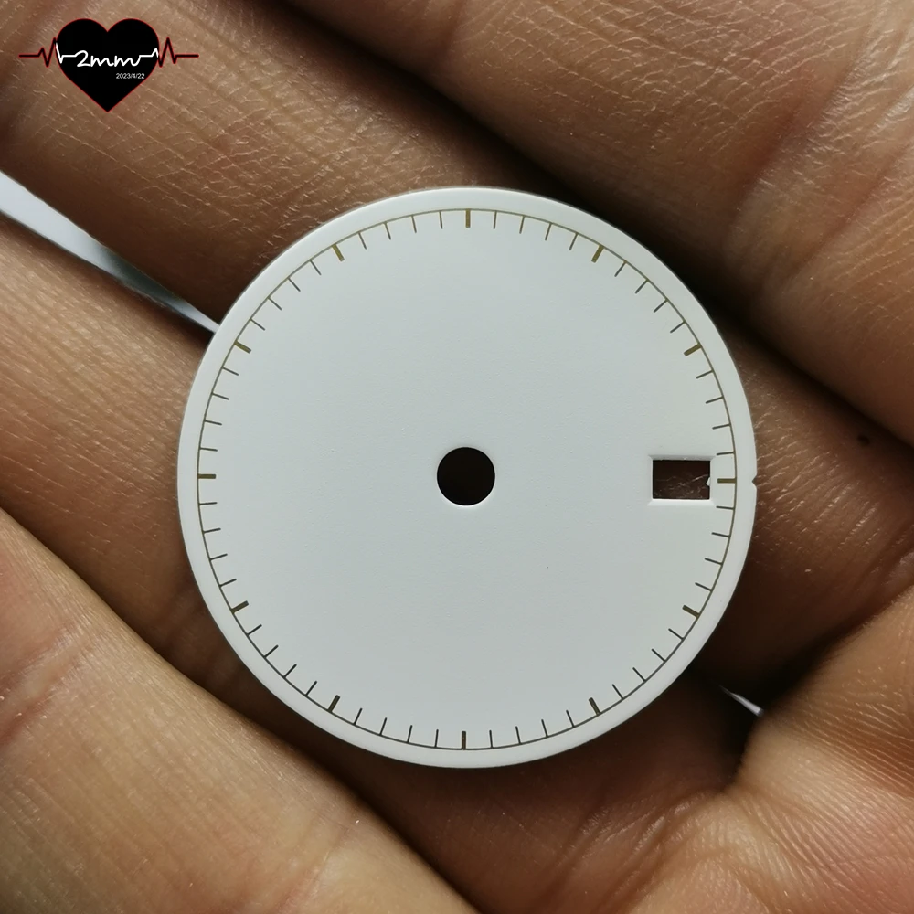 قرص الساعة لامع غير لامع أسود أبيض طباعة لون ذهبي مقياس ثانٍ مع تاريخ النافذة 3H لحركة NH34 وجه ساعة 28.5 ملم