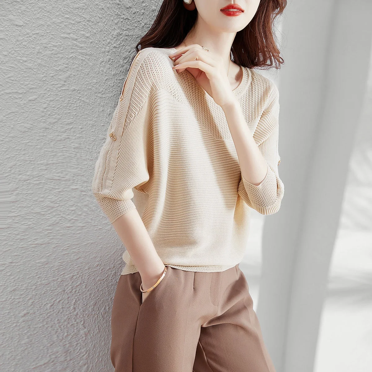 Los gebreide ijszijde uitgeholde zomertop f Sve round Ne Thin Base irt Faionable Koreaanse Sle Casual T-shirt