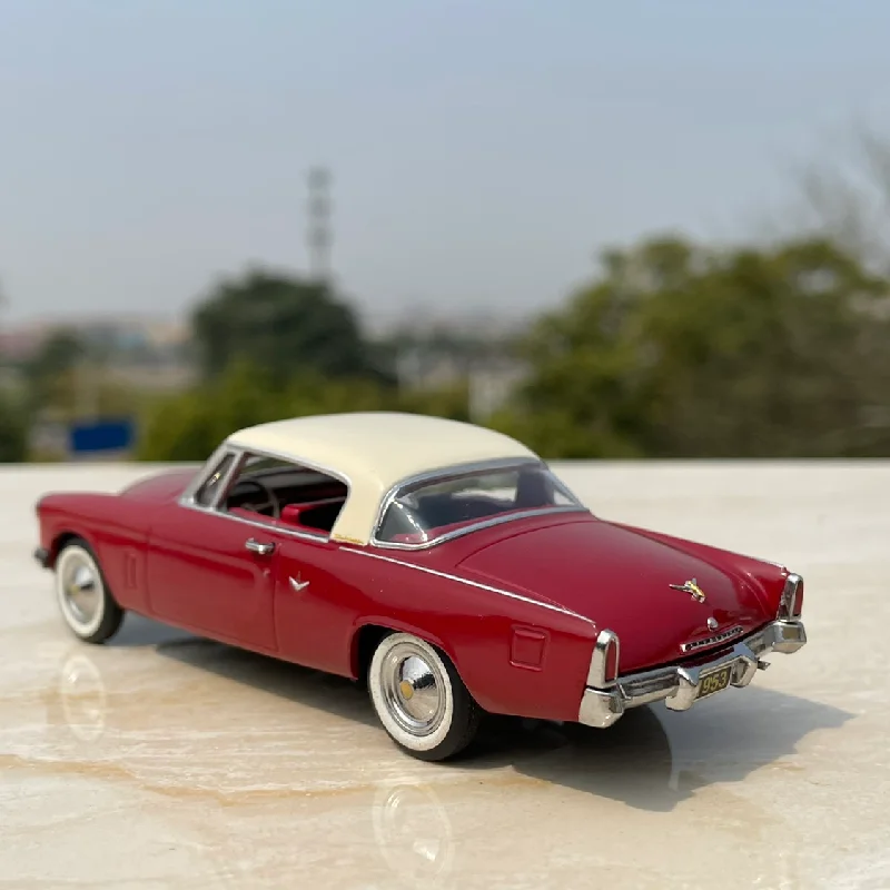 1:43 Scale Model Diecast Alloy 1953 Classic Retro Car Metal Toys Vintage Vehicle Coupe Gifts Fans Collection Display Decoration