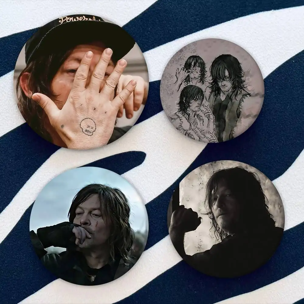 Retro Daryl Dixon Badges Round Brooch Badge Peripheral Lapel Pins Tinplate For Shoulder Bag Accessories Souvenir Gifts