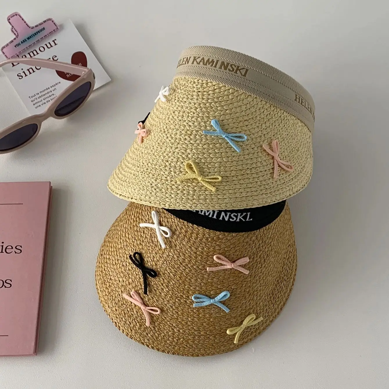 الصيف الملونة القوس فارغة أفضل قبعة الفتيات عقال نمط في الهواء الطلق كبيرة حافة القش قبعة الشمس عطلة نمط قبعة الشمس