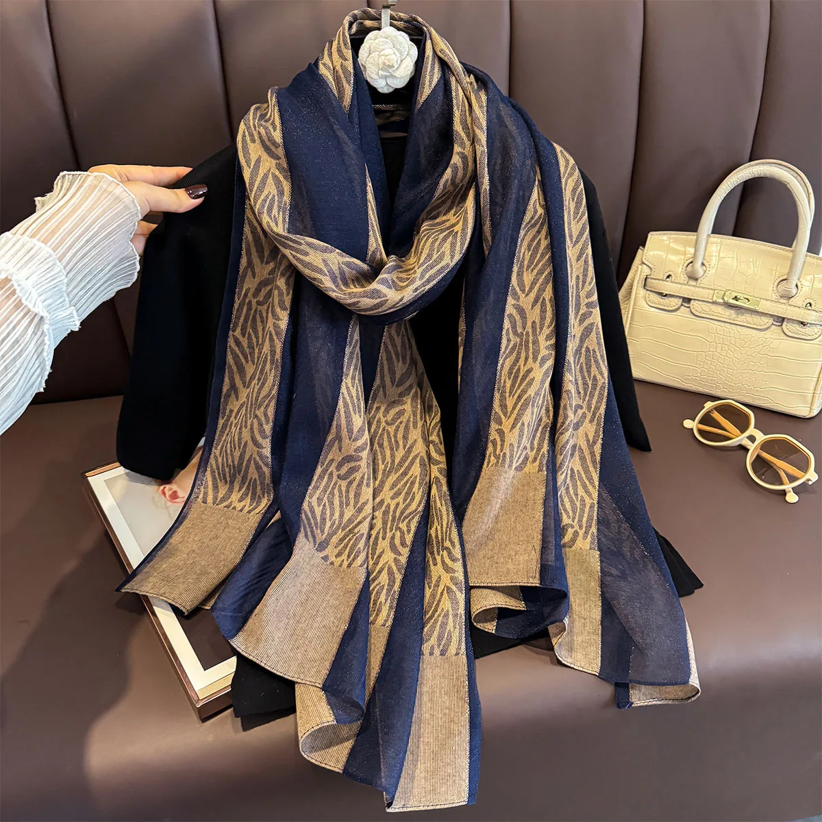 

Luxury Long Scarf For Women Elegant Shawl Warps Ladies Hijab Neckerchief Soft Stain Retro Scarves For Travel Wear