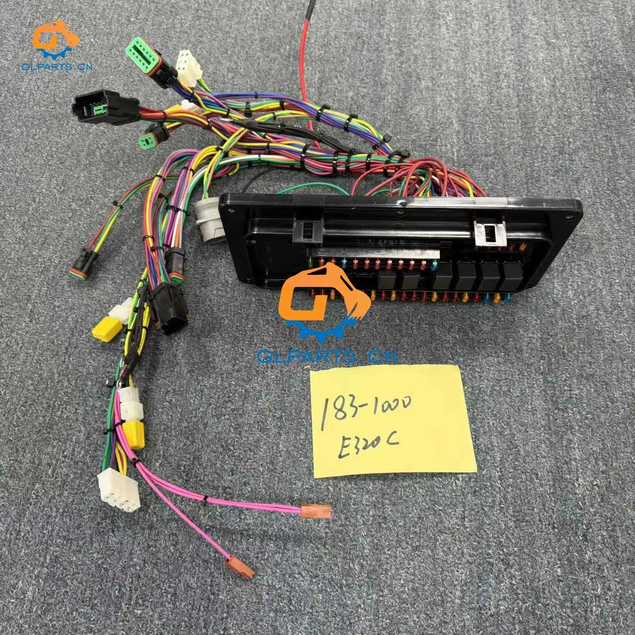

1831000 ПАНЕЛЬ GP-FUSE Для E320CParts 183-1000 гг.