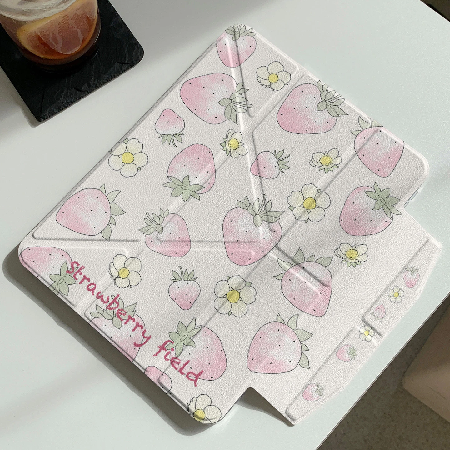 Cute Strawberry Fields Table Case For iPad Pro 11 12.9 13 A16 M2 M3 M4 M5 Shell 8.3 9.7 10.2 5/6/7/8/9/10/11th Air 3 4 5 6 Cover