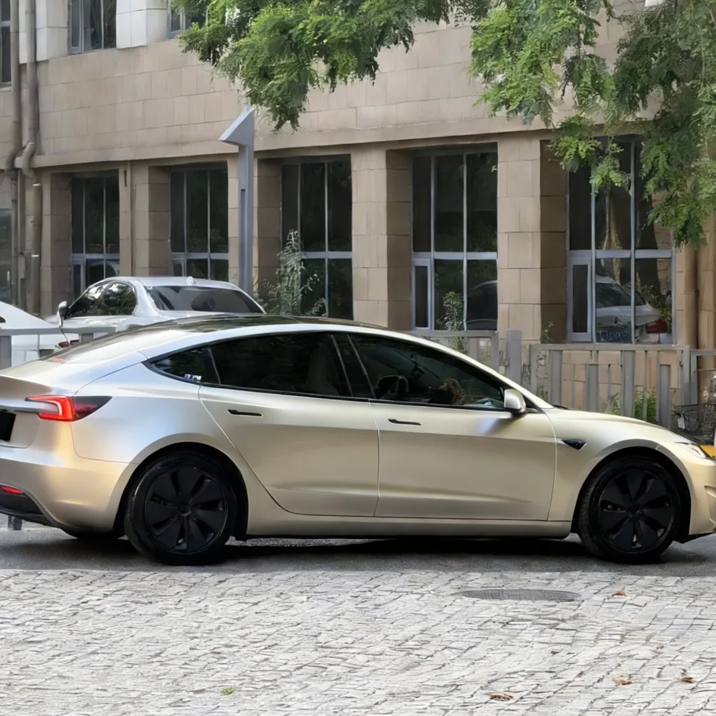 PET Satin Tech Gold Car Wrap Film Matte Metallic Vinyl Roll Automotive Color Change Full Body Scratch Resistant Factory Direct S