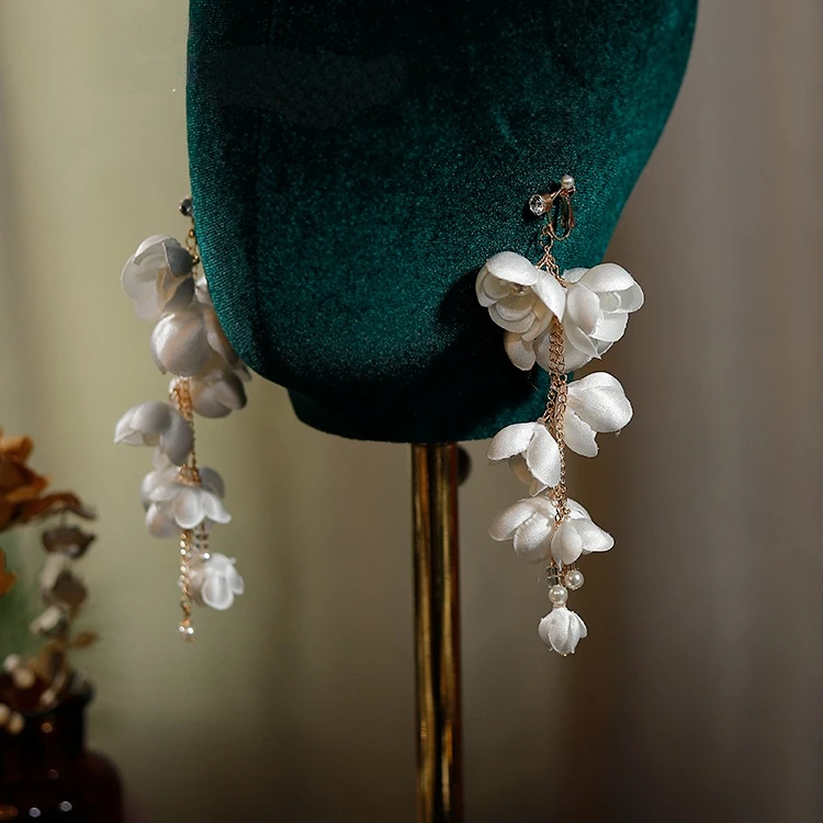 Boucles d'oreilles à pampilles perlées en satin français, lys de la vallée, robe de mariée en gaze blanche, Joker photo