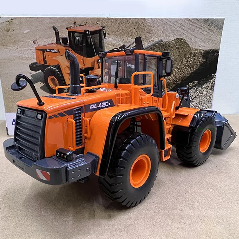 Diecast Alloy 1:40 Scale DOOSAN DL420A Loader Bulldozer Loading Unloading Truck Cars Model Adult Toys Classics Souvenir Gifts