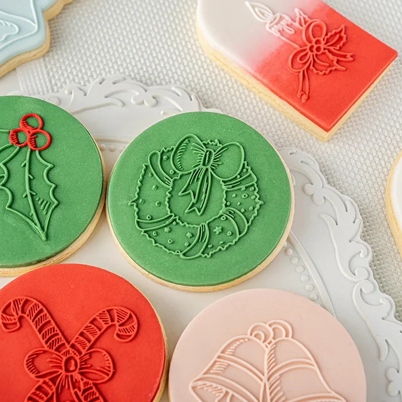 Christmas Acrylic Cookie Embosser Mold Snowman Santa Claus Gift Tree Fondant Biscuit Mold Embossing Stamp Christmas Baking Tools