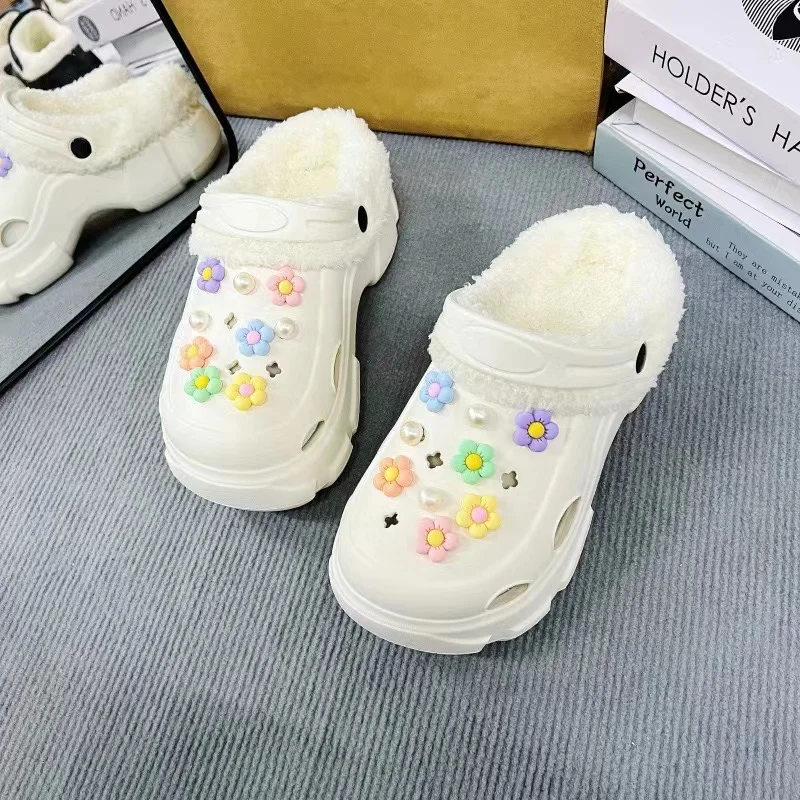 Winter Womens Classic Fur Lined Platform Clogs Slip On Platform Sandals with Charms Slide Garden Shoes Lady Wedge Clogs Mules