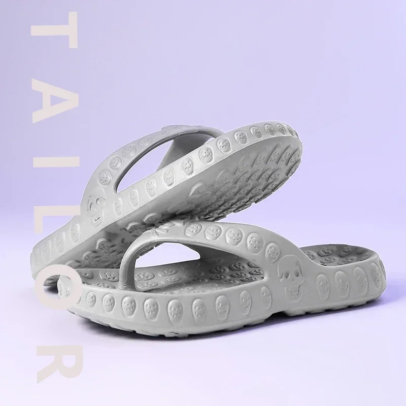 Fashion Personalized Skull Design Men Slippers Flip Flops Outdoor Beach Sandals Slides Thick Soft Bottom Non-slip Men Slippers