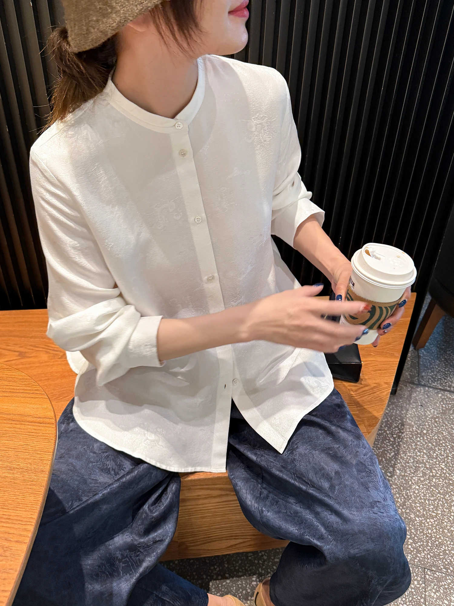 

Chinese Sle White irt Embroidered Texture Real Silk Gold Tead Loose Fit Long Sve Women's Faion Breathable Skin-Fri...