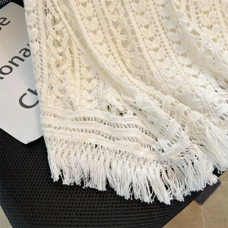 2024 New Summer Korean Edition Fresh and Fashionable Knitted Sleeveless Tank Top Solid V-neck Hollow Tassel Women's T-shirt Top