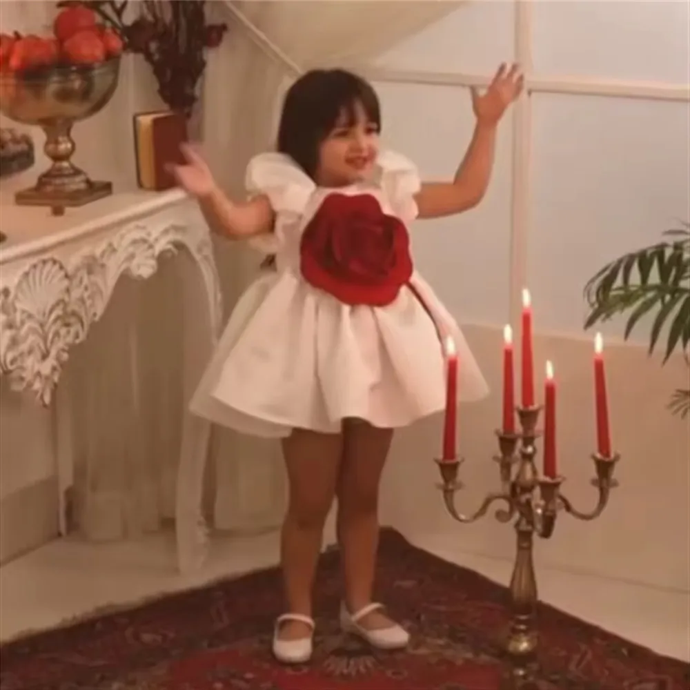 

Lovely Satin Mini Flower Girl Dress for Wedding Floral Scoop Short Sleeves Princess Kid Gown Birthday Party Dress Customized