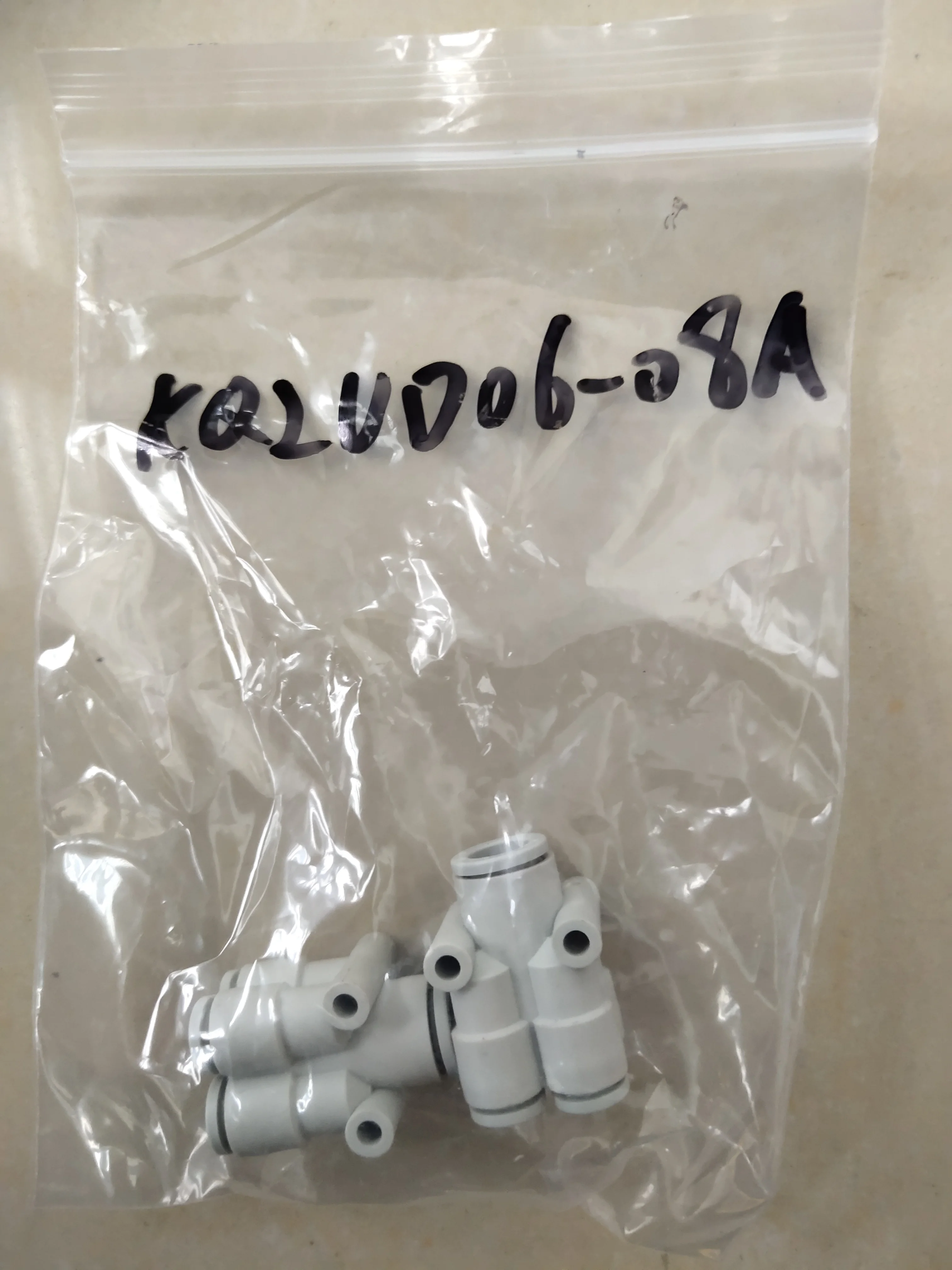 

Pneumatic Double Universal Male Elbow Fittings KQ2VD04/06/08/10/12-01/02/03/04AS