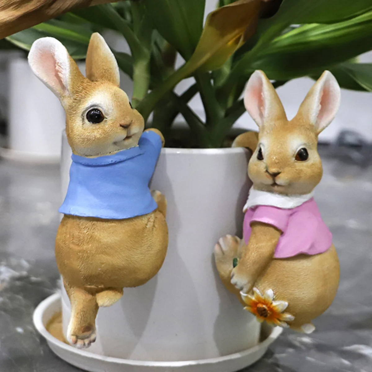 Garden Statues Hanging Bunny, Indoor Outdoor Decorations Cute Rabbit Planter Pots Hanger, Cute flower pot pendant bunny decoration, For indoor and outdoor flower pot decoration