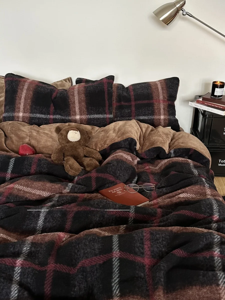 

Комплект постельного белья Equator Love Letter Vintage Briti Red Bla Plaid из молочного вельвета, четыре предмета, зимний, теплый, шерстяной, с пододеяльником и наволочками