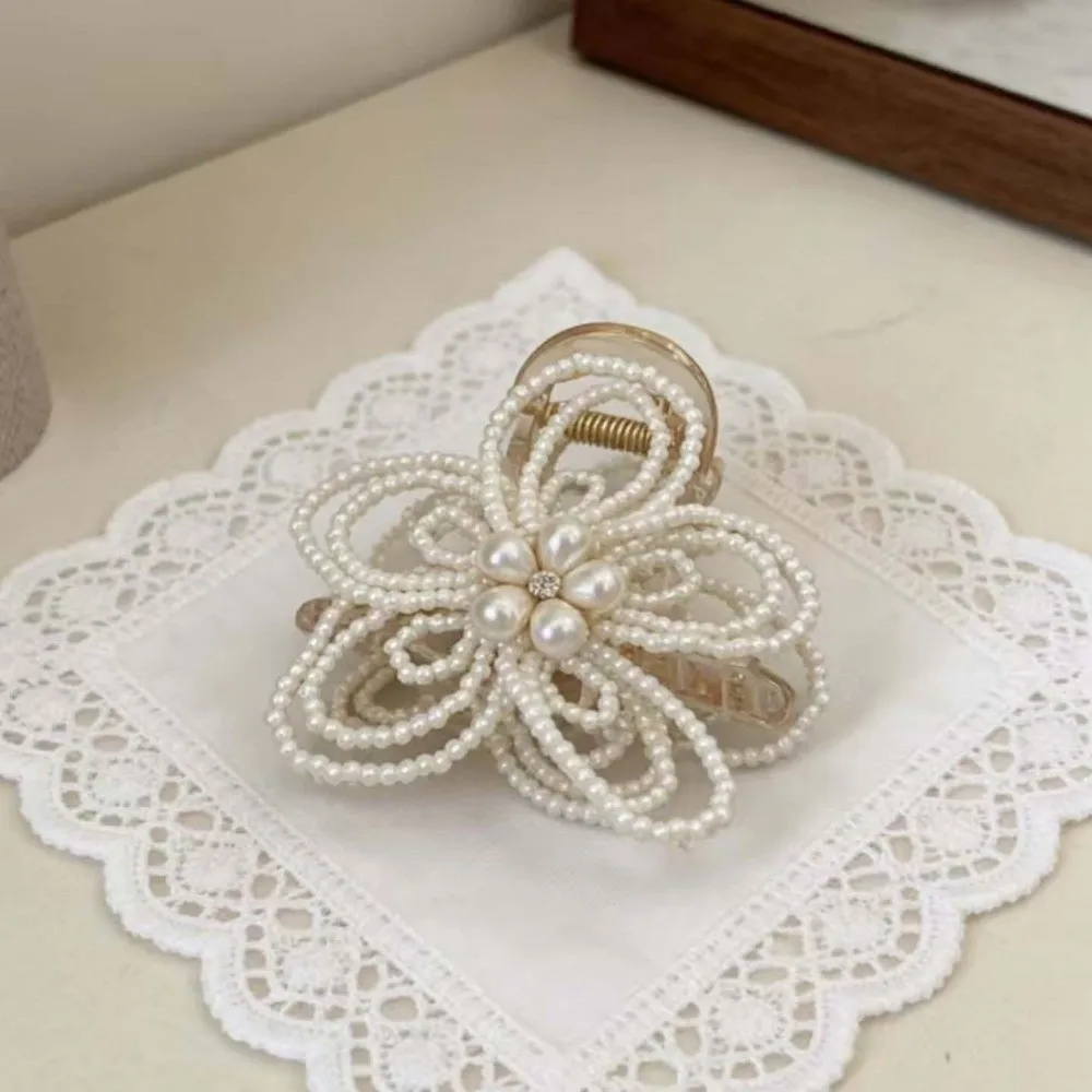 

Waterproof Pearls Flower Shark Clip Sweet White Grain-like Beads Hair Claw Elegant Exquisite Handmade Beads Hairgrips Women