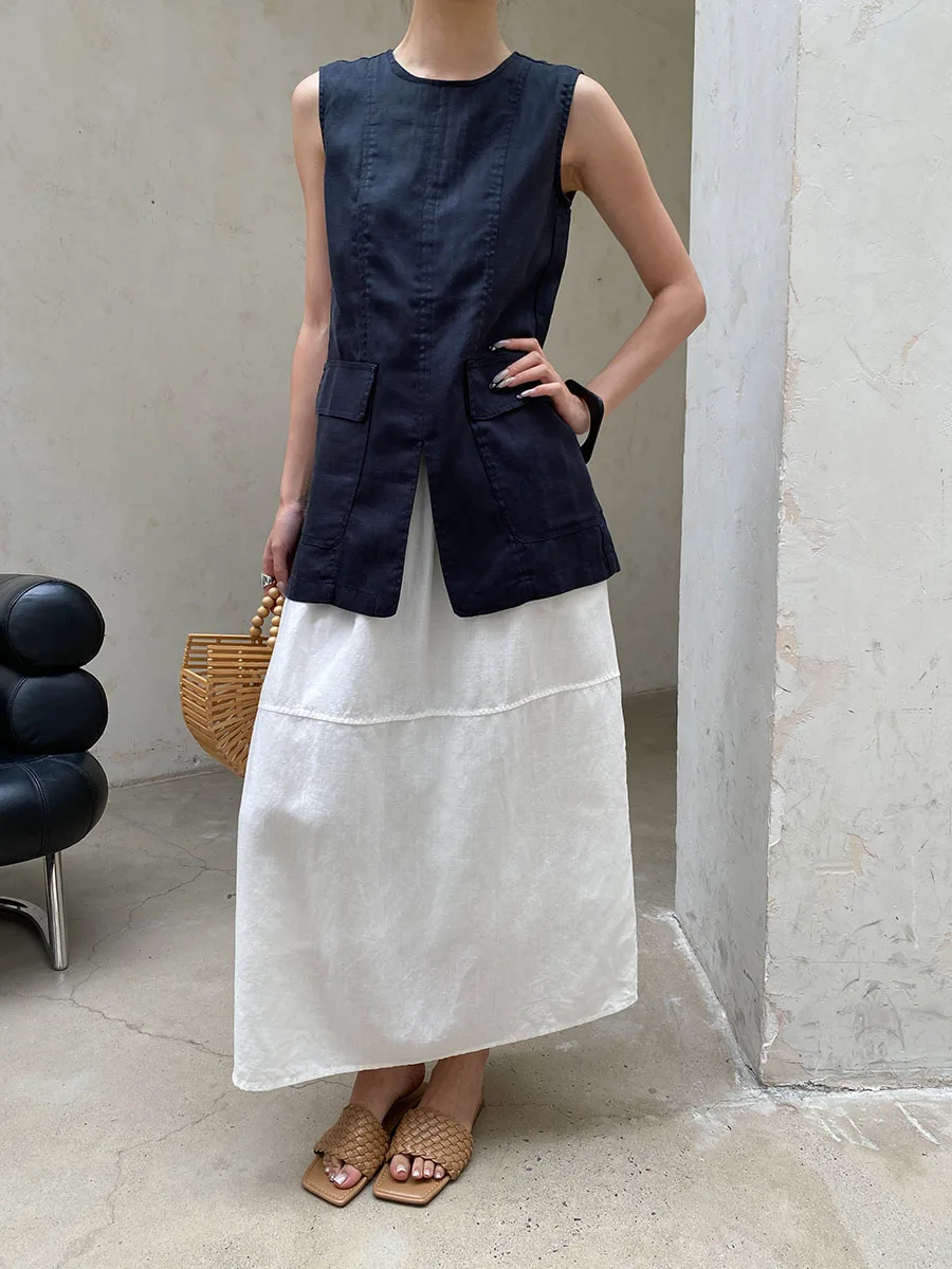 Sommerliche Damen-Weste in einfarbigem Design mit Rundhalsausschnitt und Schlitz vorne, ärmellos. – Detail 10