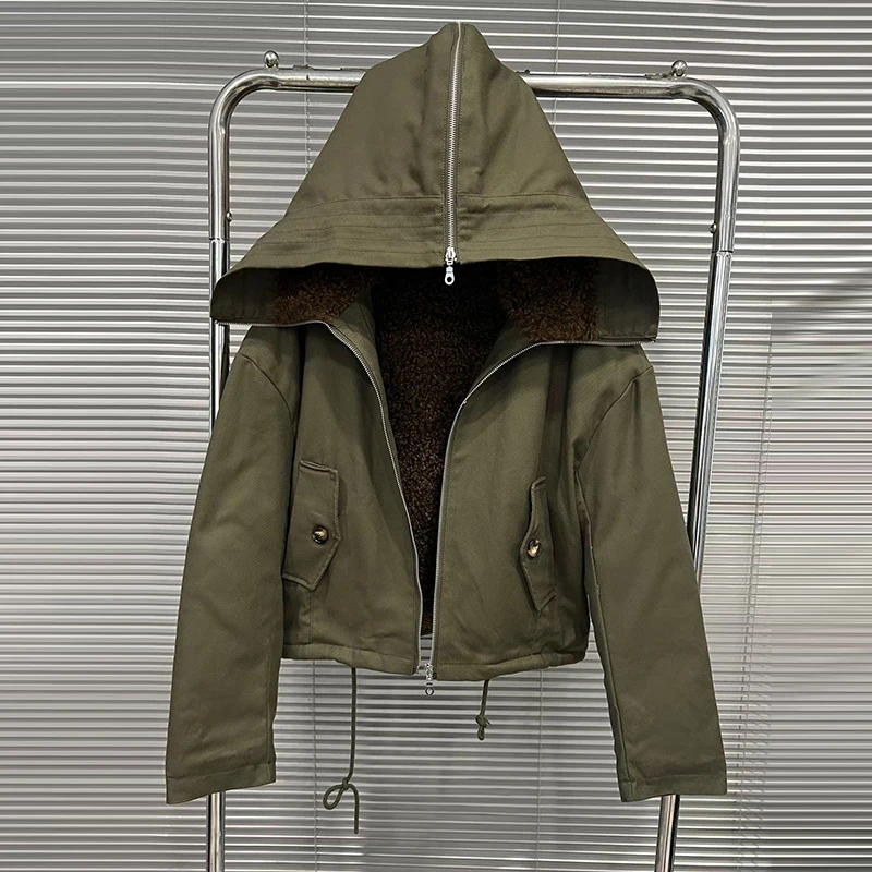 KBQ 2025 Inverno New American Street Cappotti retrò per le donne Colletto blu scuro Cerniera Giacca corta con cappuccio Moda invernale femminile Stye Nuovo