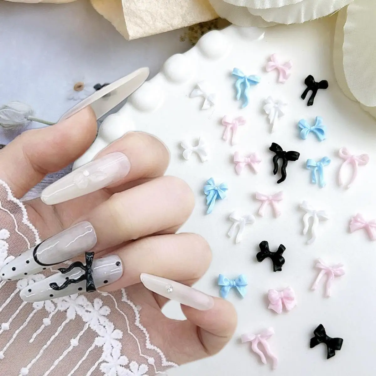 50PCS Mehrere Stil Linie Band Bögen Harz Nagel Charms Candy Farbe Süße Krawatten Bowknots Nail art Dekorationen für DIY Fee Nägel