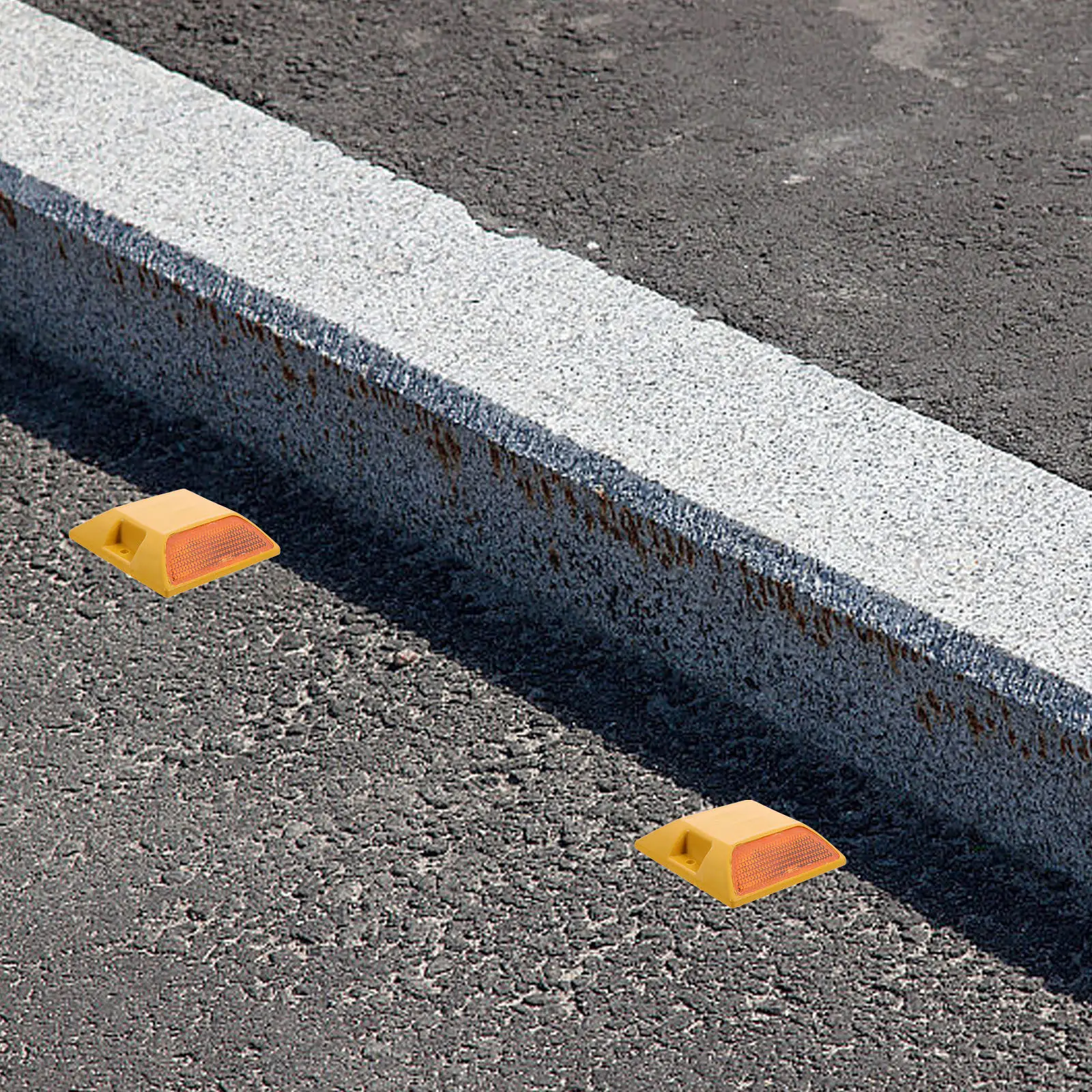 

2Pcs Plastic Road Markers Reflective Pavement Studs Driveway Safety Reflectors for Roadside Parking Walkway Driveway Markers