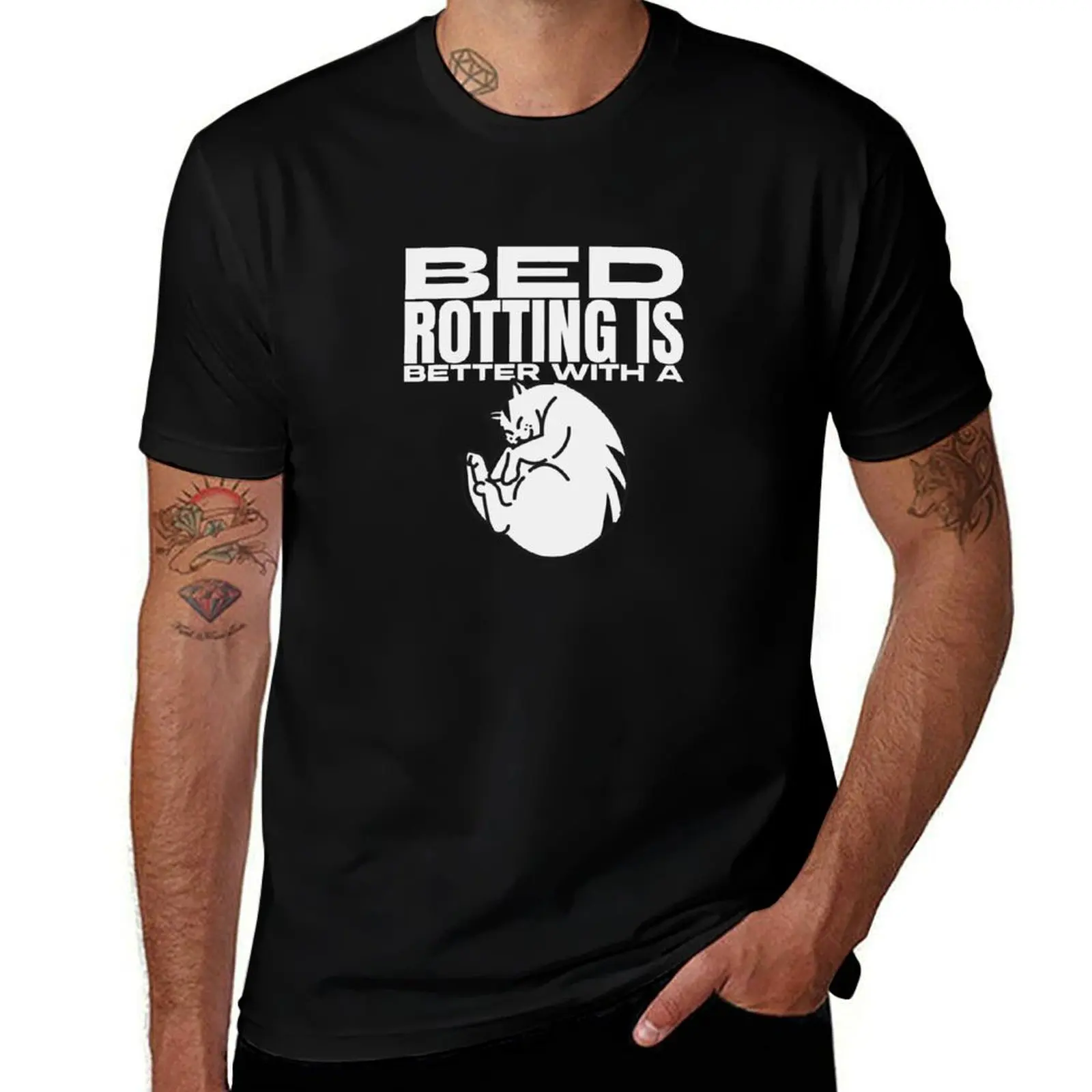 Bed Rotting ist besser mit einem nicht schrumpfenden Cat-T-Shirt in Übergröße.