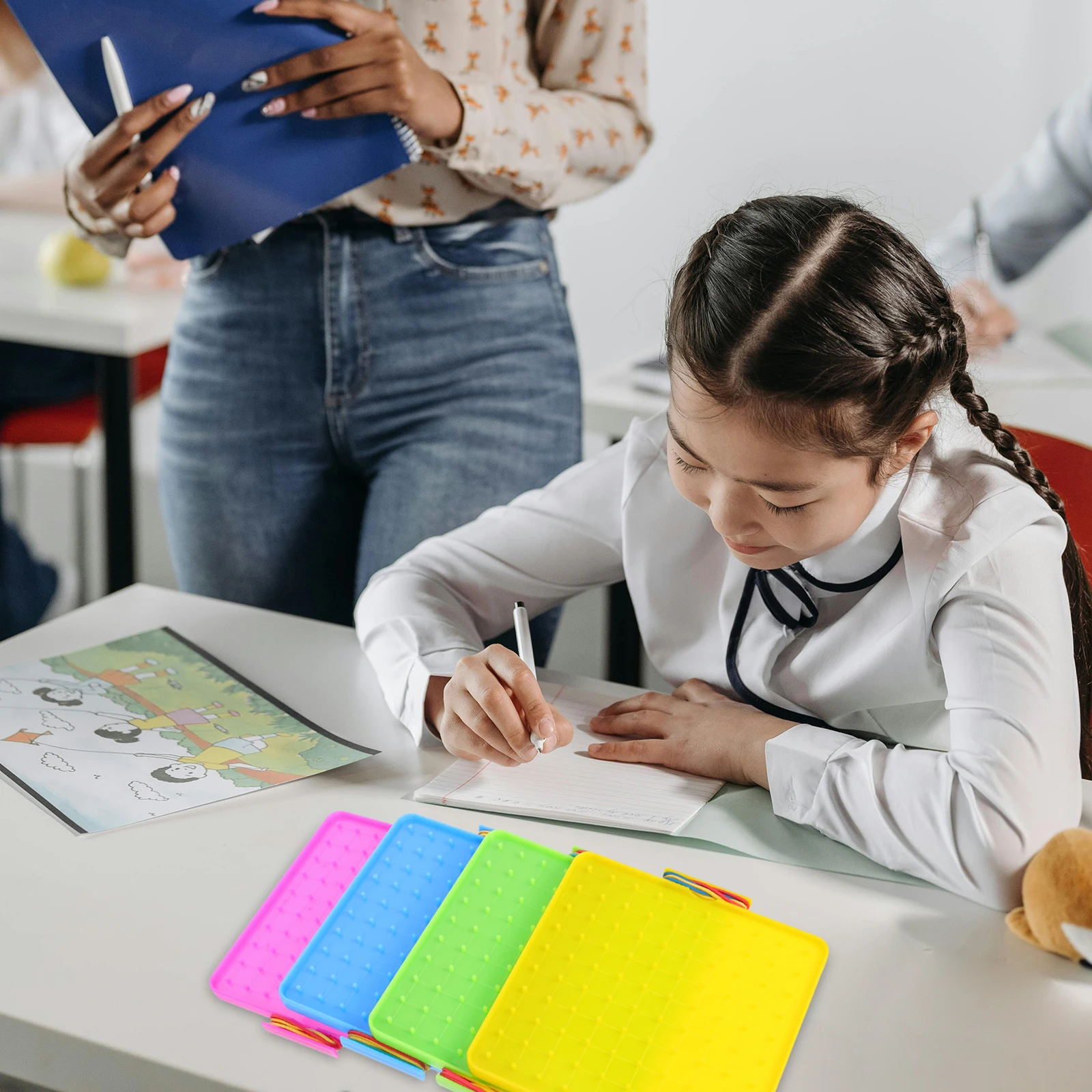 

4Sets Double Sided Plastic Math Geoboard Flexible Peg Array 14cm16cm Classroom Manipulative Stem Geometric Learning