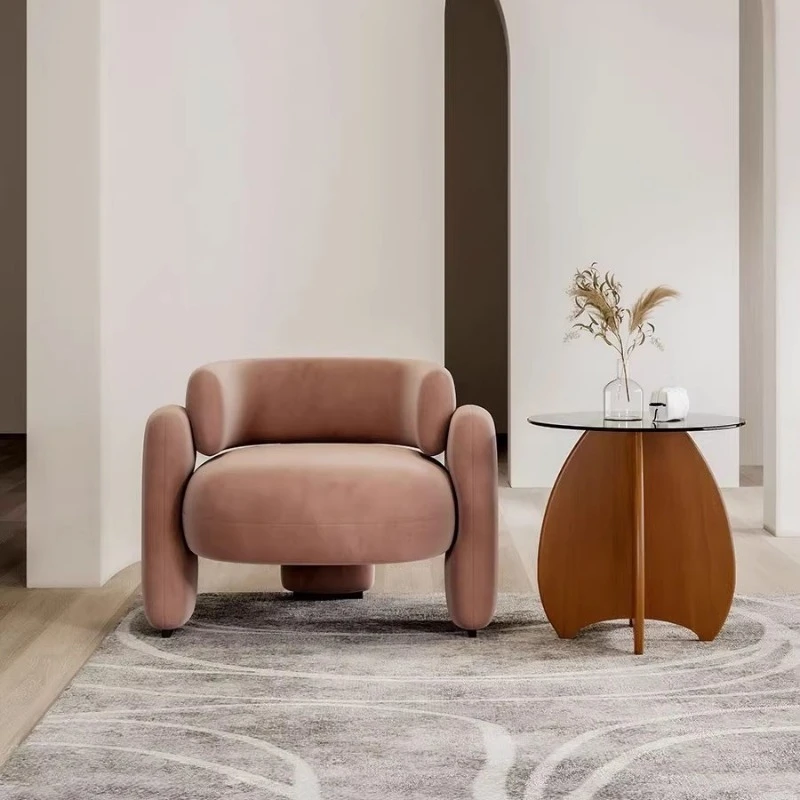 Moderner Samt-Loungesessel für Familienzimmer oder Apartment-Hotels