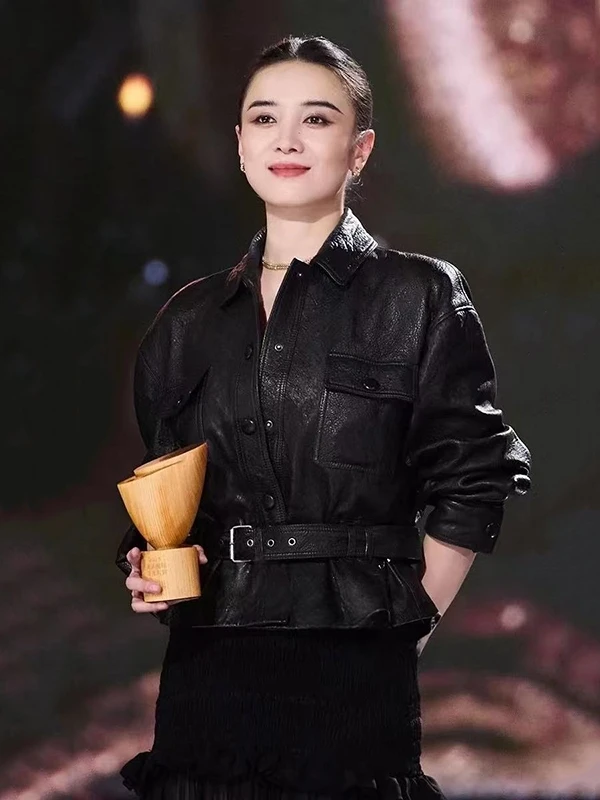 Giacca da motociclista da donna in vera pelle alla moda, slim fit, personalizzata, con cintura in vita, per primavera autunno, nuova collezione