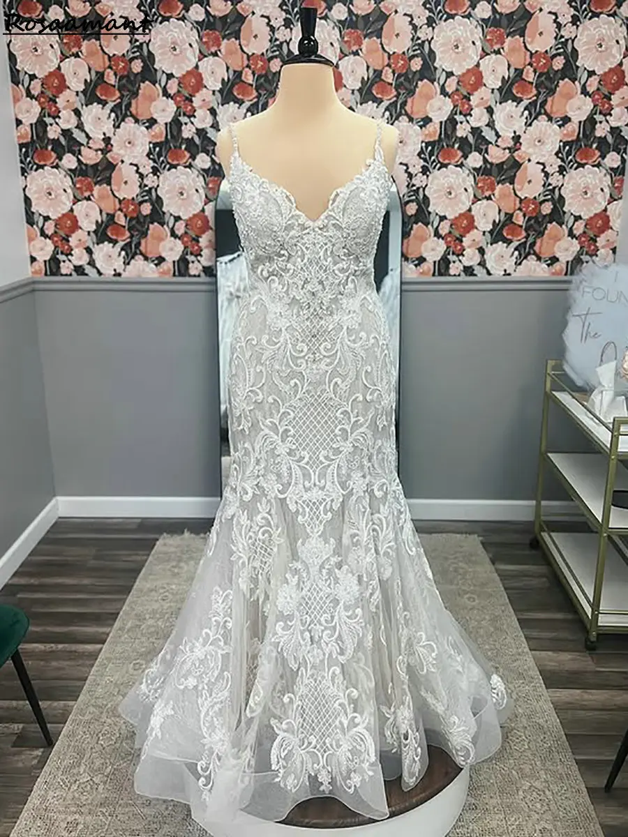 

Gorgeous Spaghetti Straps Backless Mermaid Wedding Dresses Sleeveless Appliques Lace Country Bridal Gowns