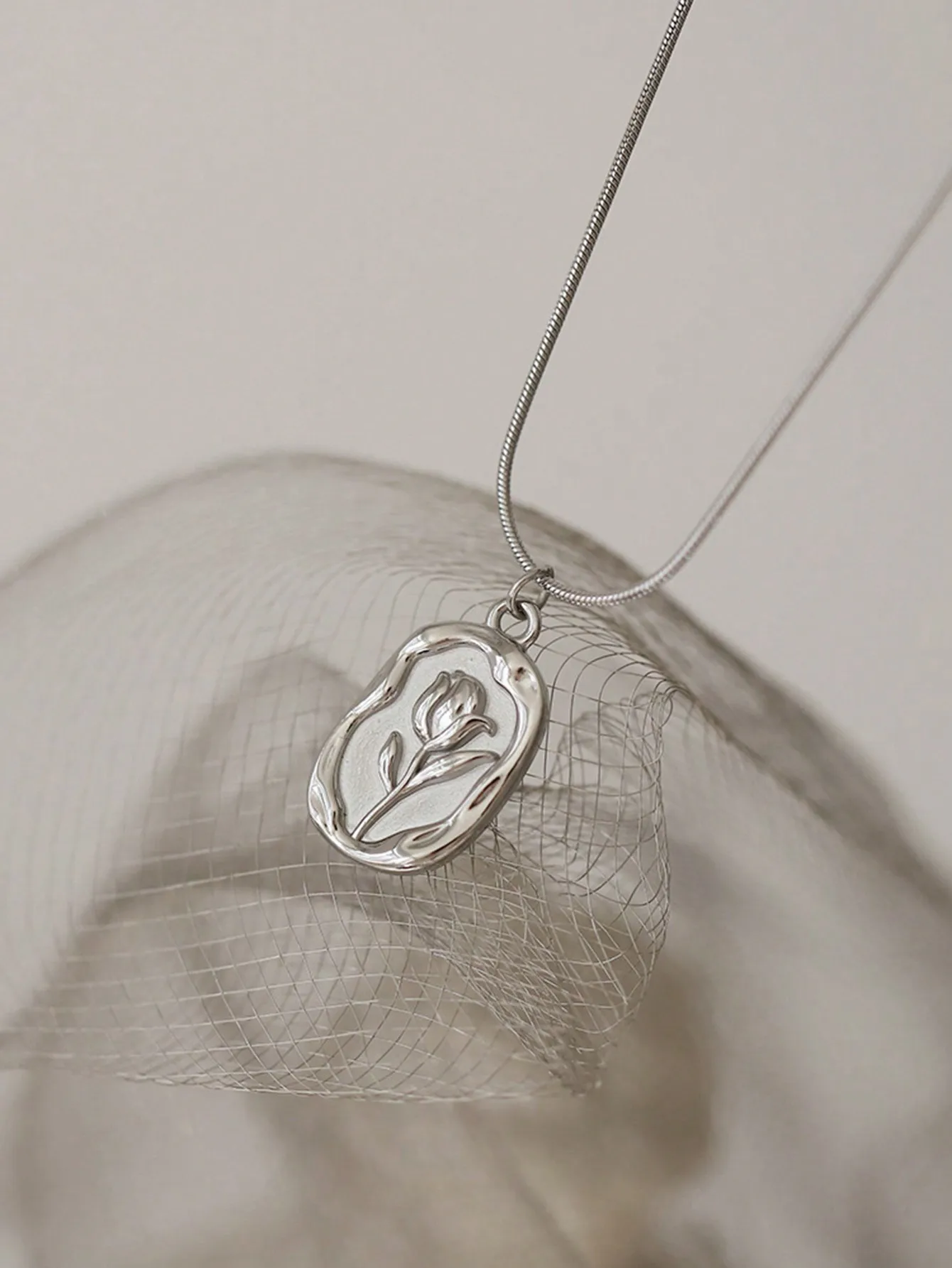 

Vintage Tulip Flower Pendant Necklace for Women, Daily Wear & Mother's Day Gift