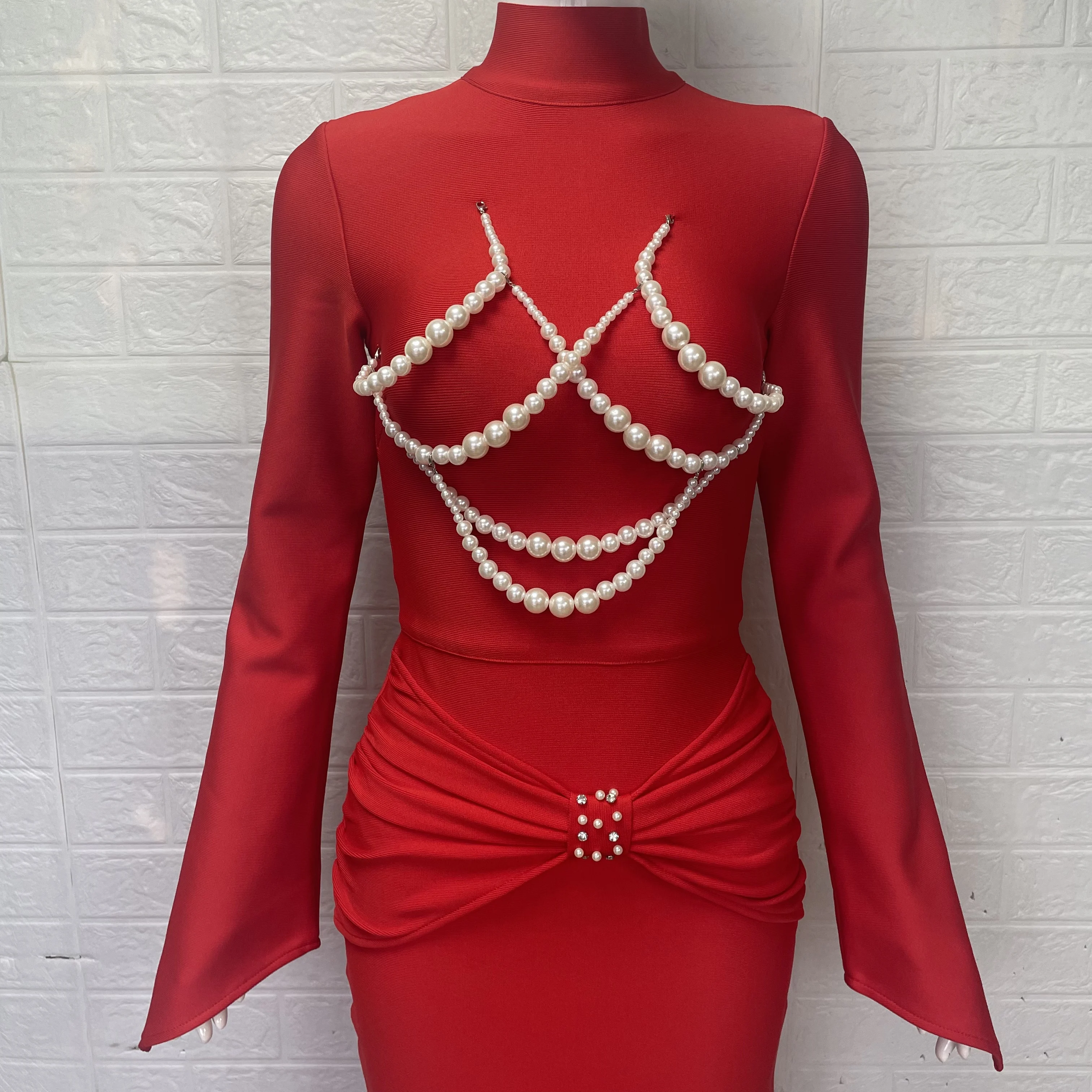 ชุดเดรสยาวรัดรูปสีแดงประดับคริสตัล แขนยาว คอเหลี่ยม ทรงเมอร์เมด สำหรับงานปาร์ตี้ งานราตรี งานพรอม