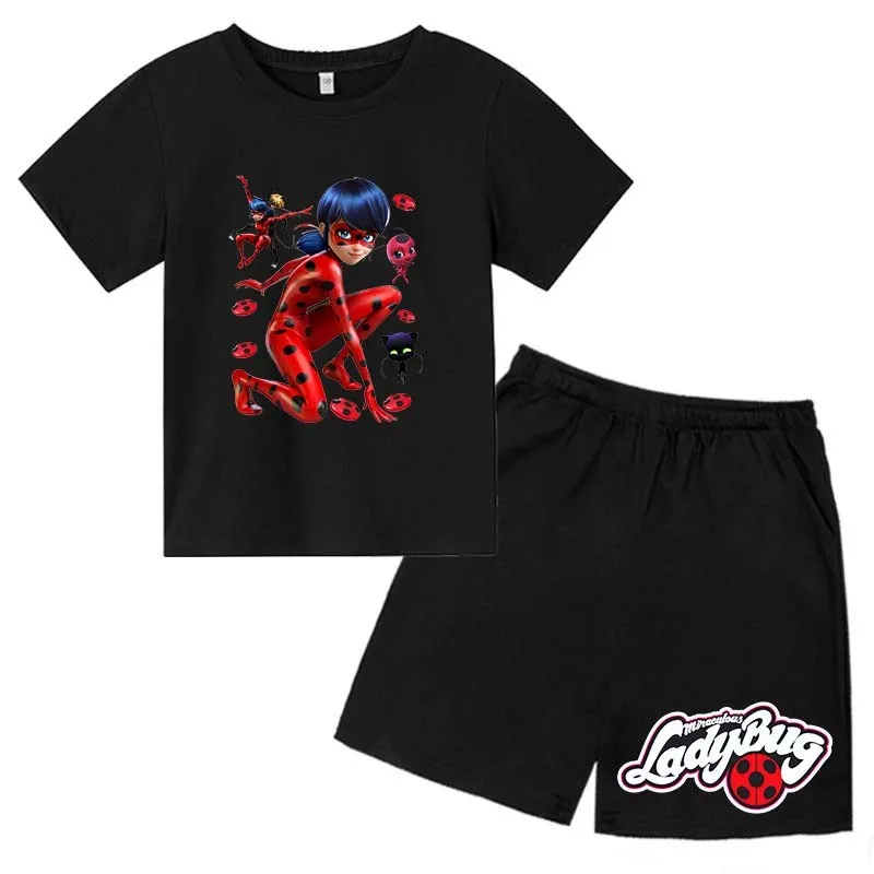 子供のための漫画てんとう虫プリントスポーツスーツ、Oネック服セット、通気性のあるTシャツとショーツ、2〜13歳の子供の衣装、夏、ホット、2個