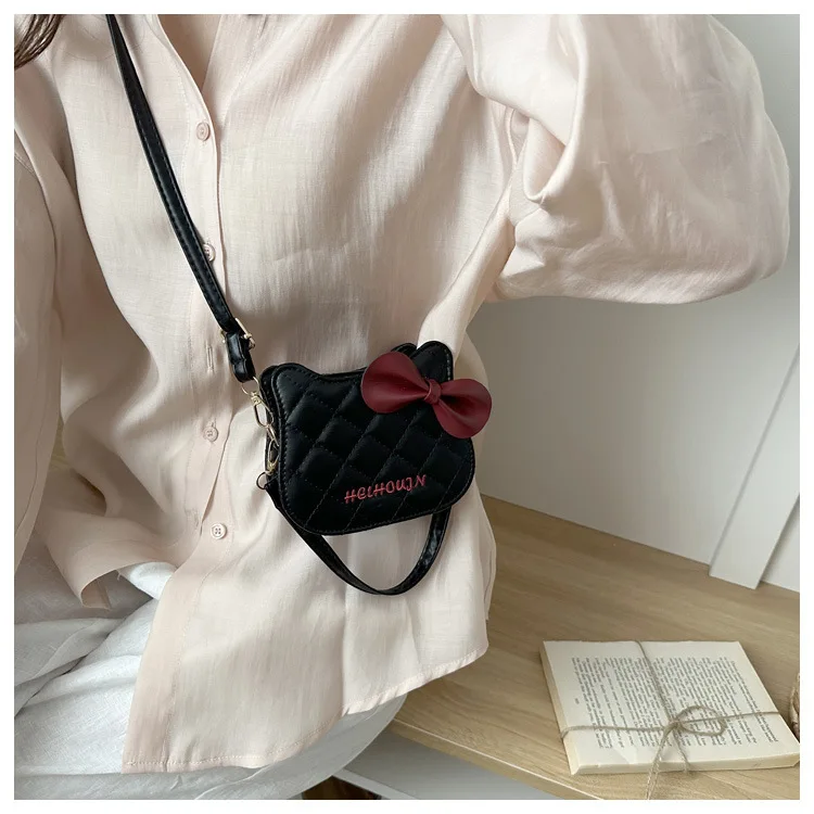 Schöne Damenhandtasche mit Katzenmuster, modische Umhängetasche mit Rautenmuster, süße Umhängetasche mit Schleife – Detail 8
